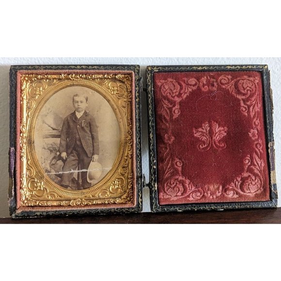 Vintage AMBROTYPE Photo of a Proper Young Boy In Suit Daguerreotype Case READ!